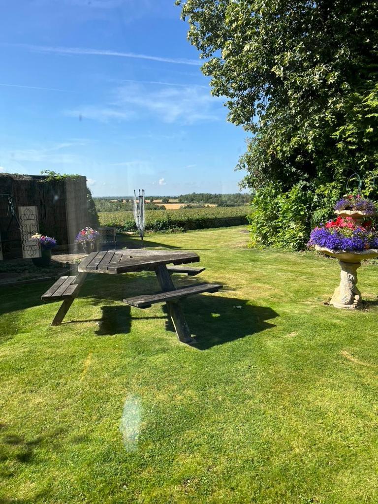 Rolandscroft Guest House Pontefract Buitenkant foto
